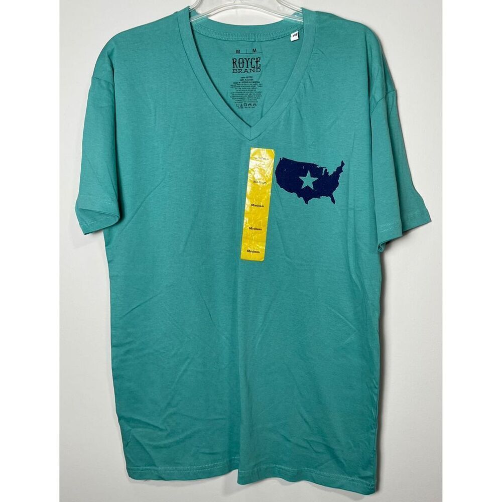 NWT Royce Women's Patriotic Freedom Graphic V-Neck